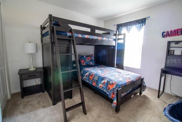 For Rent: $3,200 (5 beds, 3 baths, 2827 Square Feet)