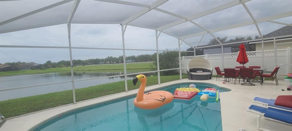 For Rent: $3,200 (5 beds, 3 baths, 2827 Square Feet)