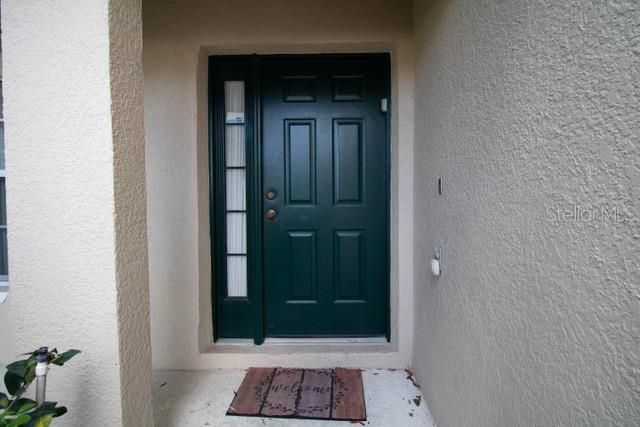For Rent: $3,200 (5 beds, 3 baths, 2827 Square Feet)