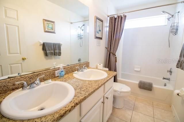 For Rent: $3,200 (5 beds, 3 baths, 2827 Square Feet)