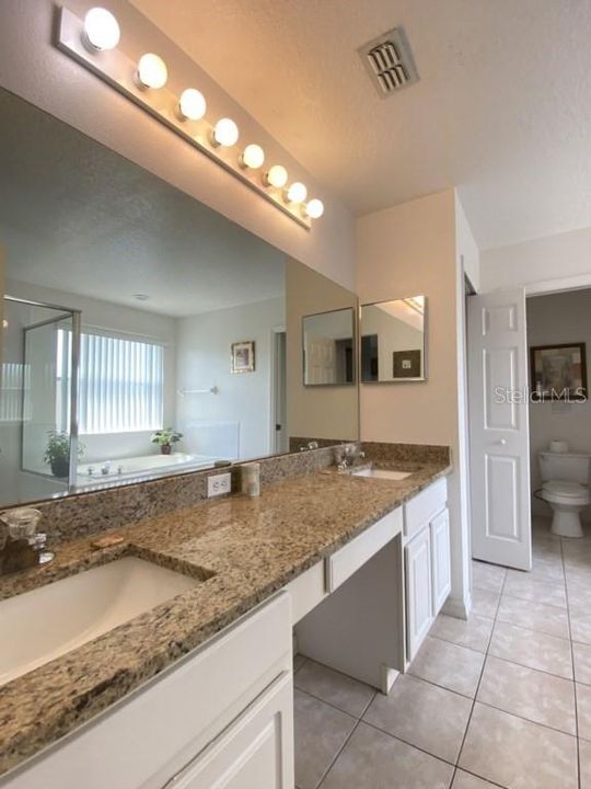 For Rent: $3,200 (5 beds, 3 baths, 2827 Square Feet)
