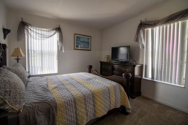 For Rent: $3,200 (5 beds, 3 baths, 2827 Square Feet)