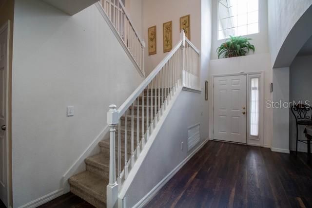 For Rent: $3,200 (5 beds, 3 baths, 2827 Square Feet)