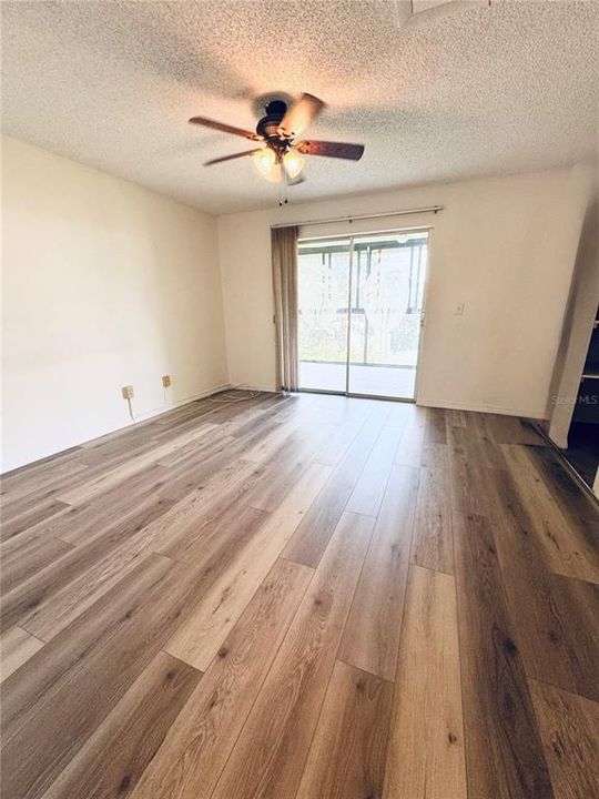 For Rent: $1,295 (1 beds, 1 baths, 593 Square Feet)