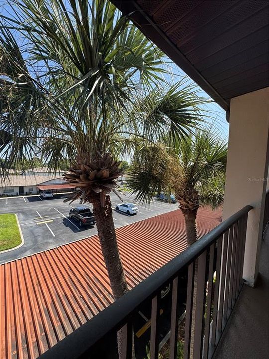 For Rent: $1,295 (1 beds, 1 baths, 593 Square Feet)