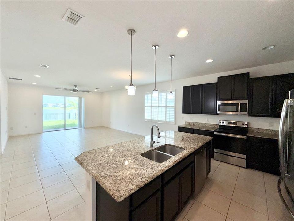 For Sale: $555,000 (3 beds, 3 baths, 2329 Square Feet)