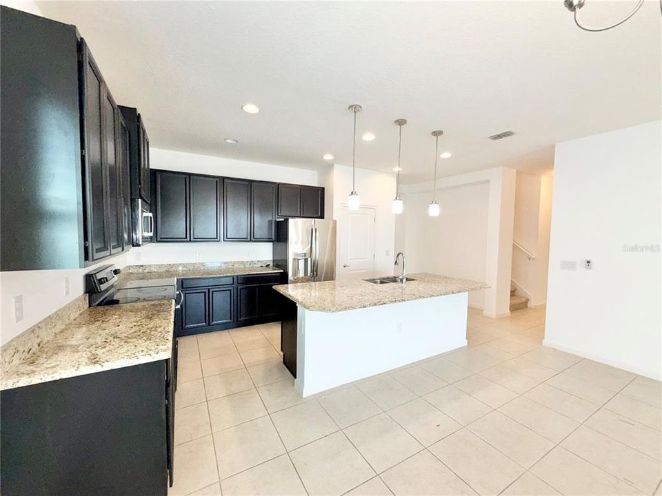 For Sale: $555,000 (3 beds, 3 baths, 2329 Square Feet)