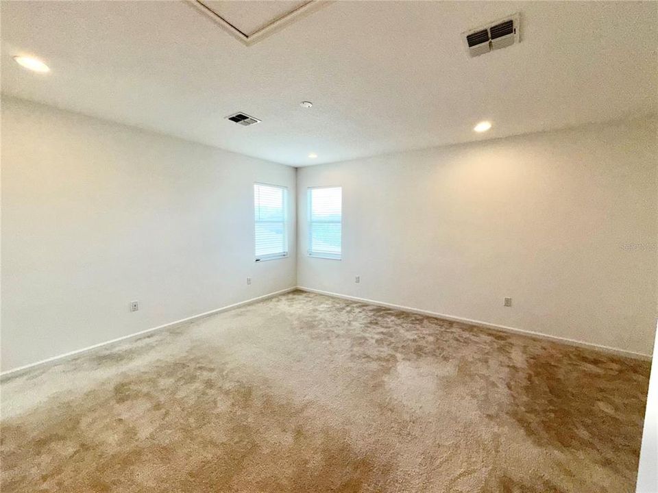 For Sale: $555,000 (3 beds, 3 baths, 2329 Square Feet)
