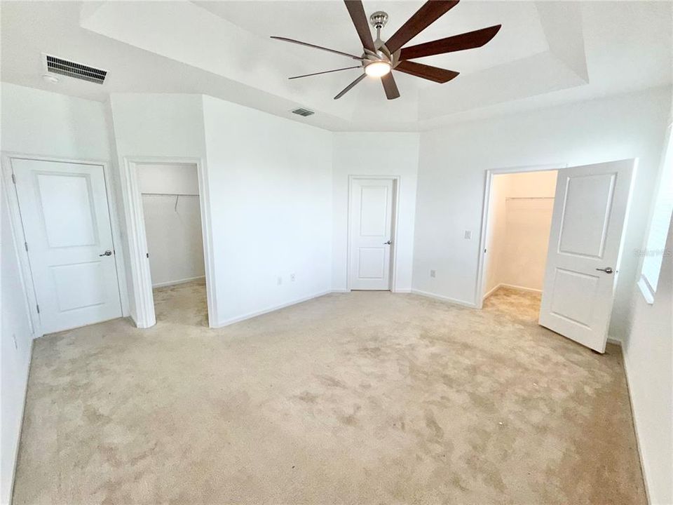 For Sale: $555,000 (3 beds, 3 baths, 2329 Square Feet)