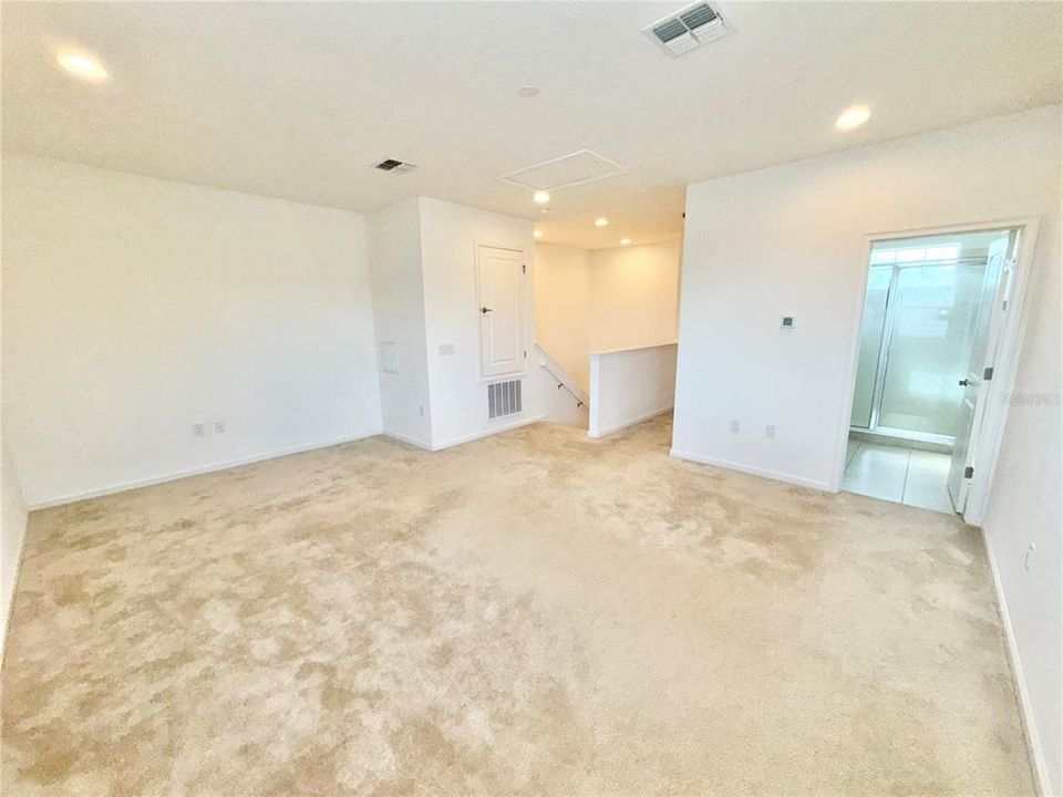 For Sale: $555,000 (3 beds, 3 baths, 2329 Square Feet)