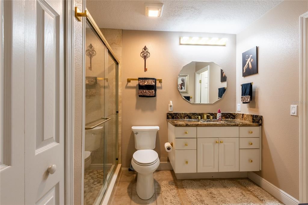 For Sale: $269,000 (1 beds, 1 baths, 750 Square Feet)