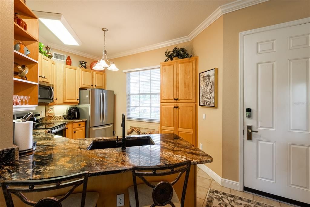 For Sale: $269,000 (1 beds, 1 baths, 750 Square Feet)