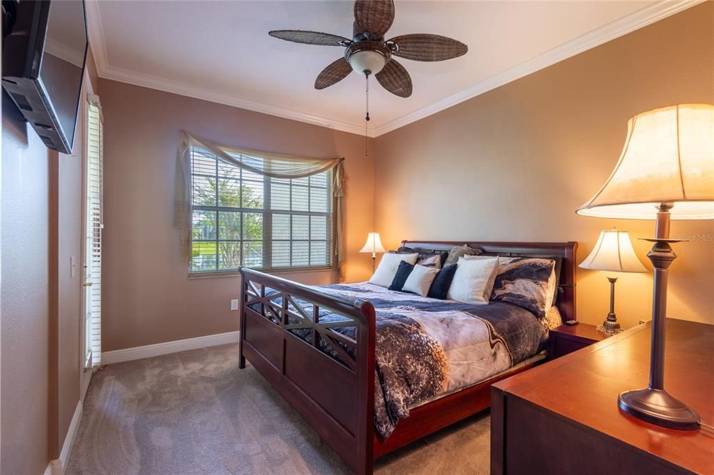 For Sale: $269,000 (1 beds, 1 baths, 750 Square Feet)