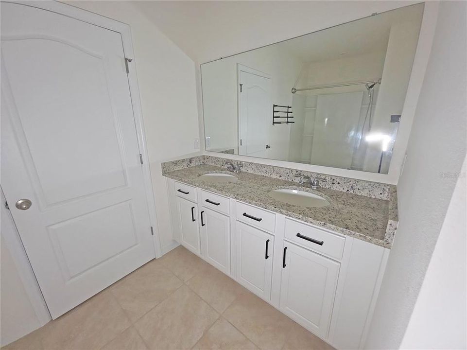 En Venta: $306,000 (2 camas, 2 baños, 1601 Pies cuadrados)