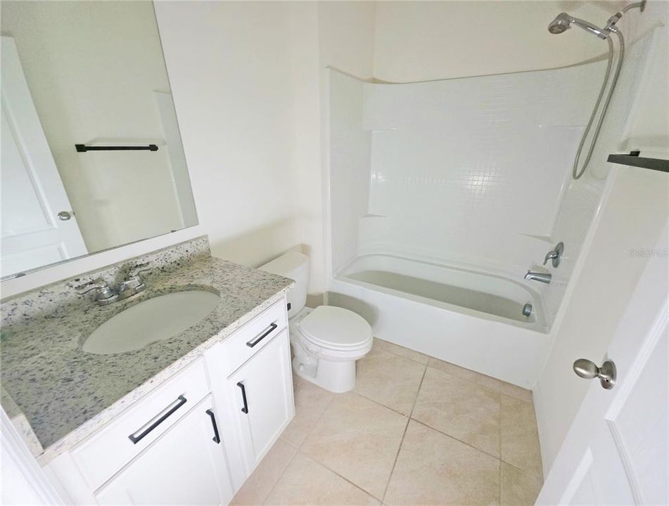 En Venta: $306,000 (2 camas, 2 baños, 1601 Pies cuadrados)