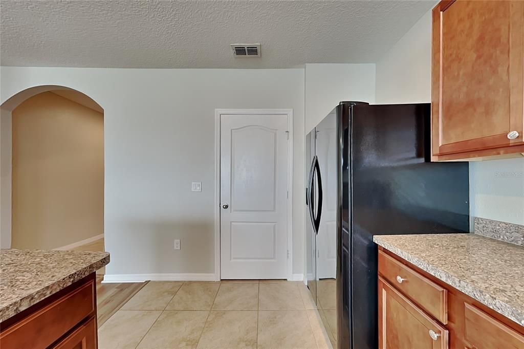For Rent: $1,969 (3 beds, 2 baths, 1672 Square Feet)