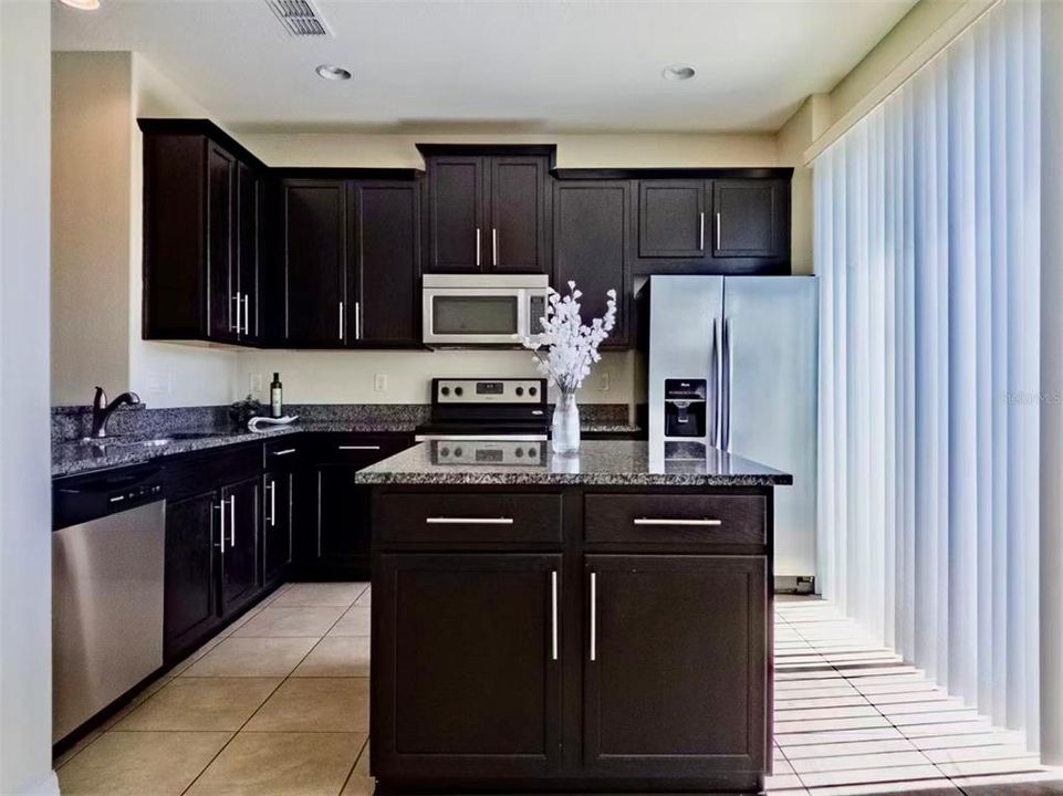 En Renta: $2,050 (3 camas, 2 baños, 1514 Pies cuadrados)