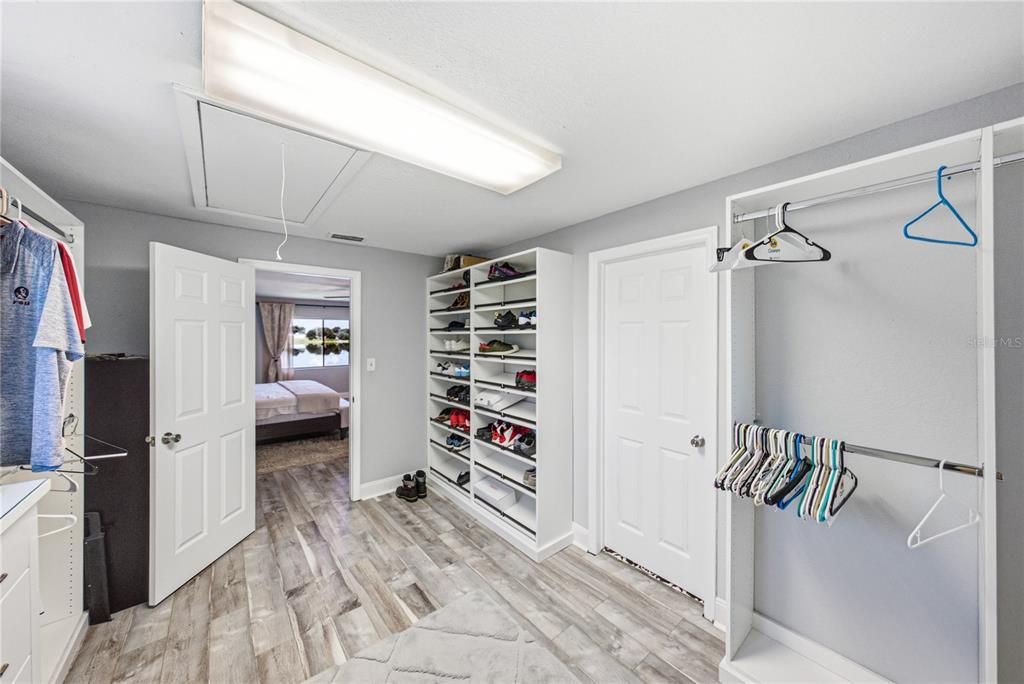 For Sale: $499,900 (4 beds, 2 baths, 2706 Square Feet)