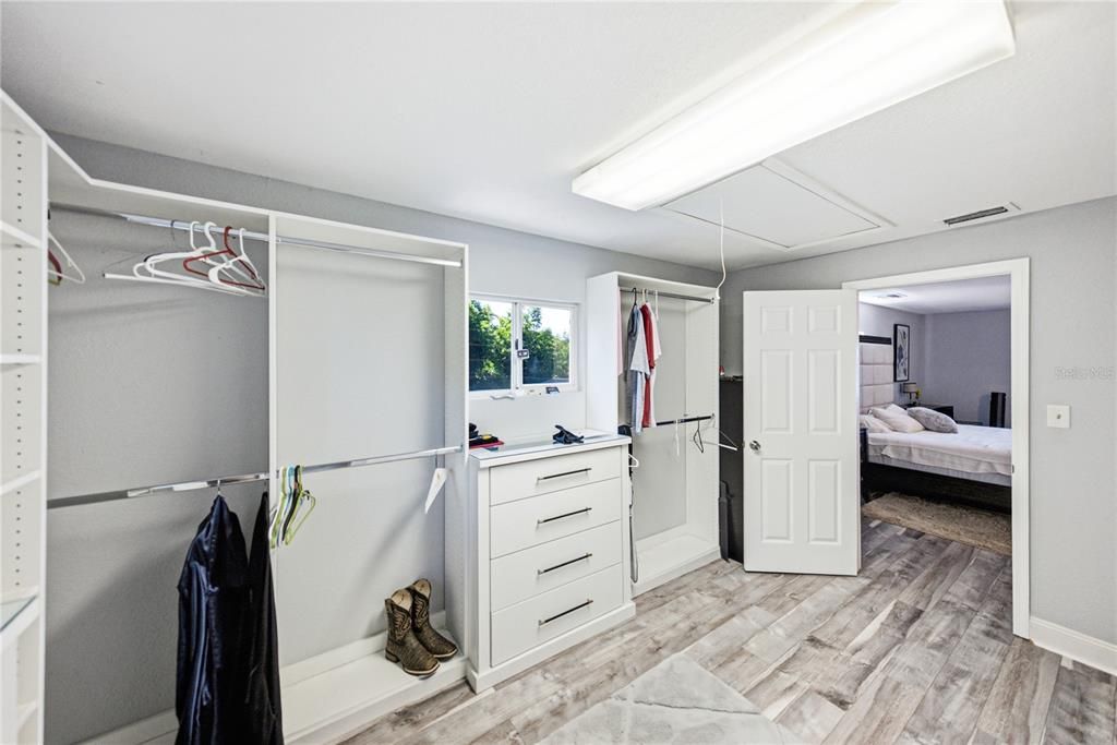 For Sale: $499,900 (4 beds, 2 baths, 2706 Square Feet)