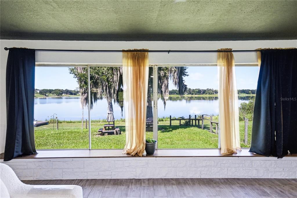 For Sale: $499,900 (4 beds, 2 baths, 2706 Square Feet)