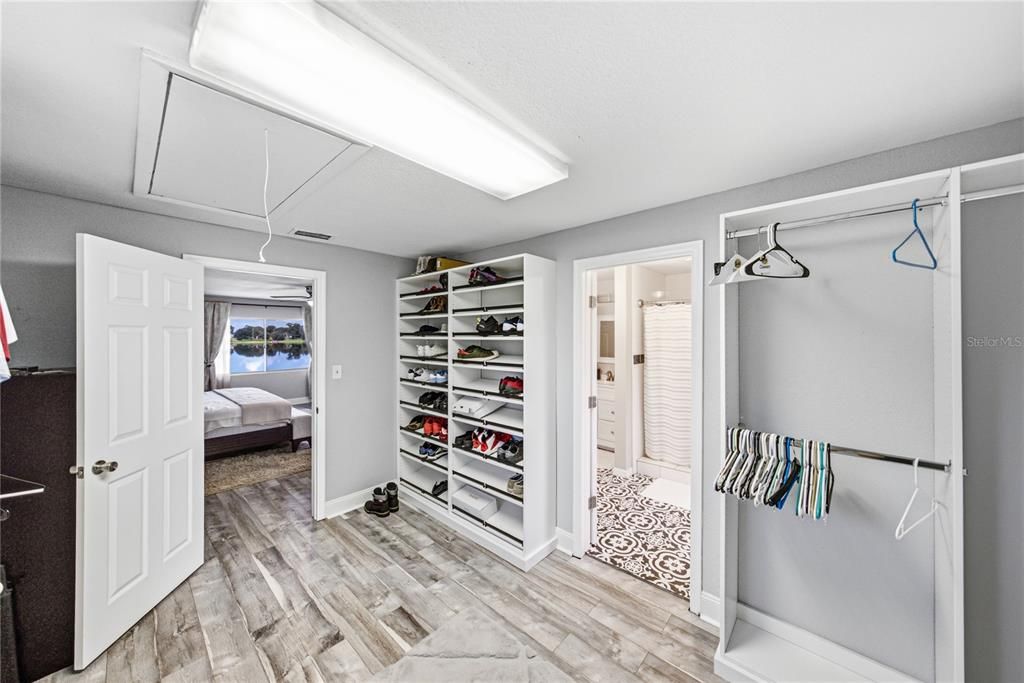 For Sale: $499,900 (4 beds, 2 baths, 2706 Square Feet)
