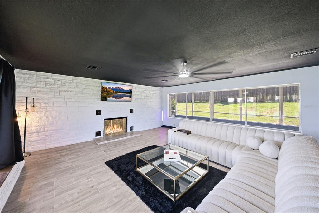 For Sale: $499,900 (4 beds, 2 baths, 2706 Square Feet)