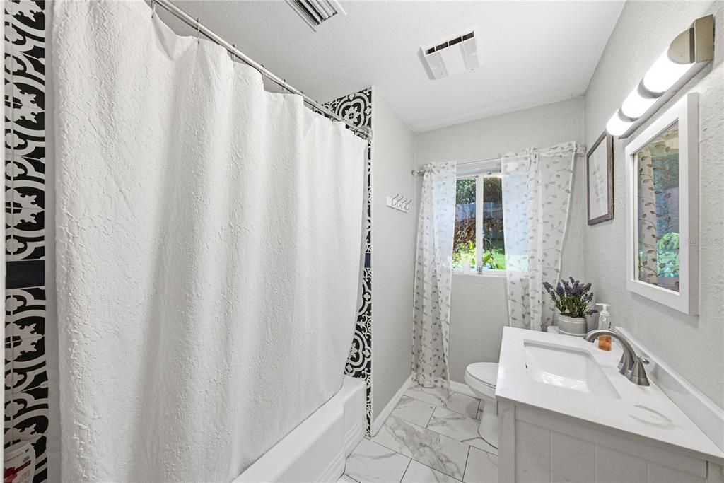 For Sale: $499,900 (4 beds, 2 baths, 2706 Square Feet)