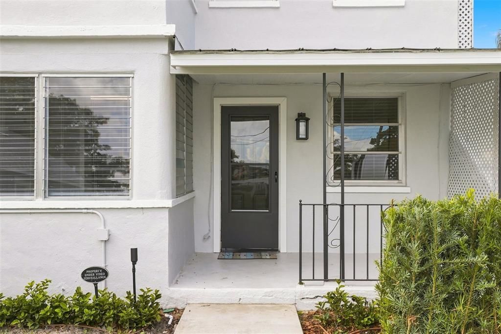 For Rent: $1,750 (2 beds, 1 baths, 1048 Square Feet)