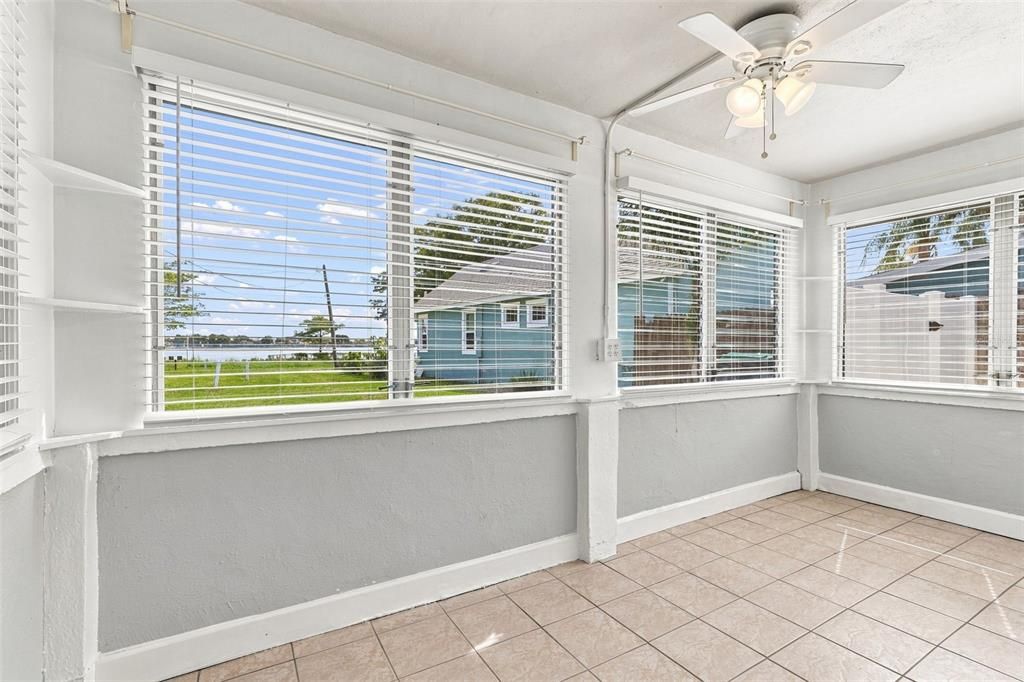For Rent: $1,750 (2 beds, 1 baths, 1048 Square Feet)