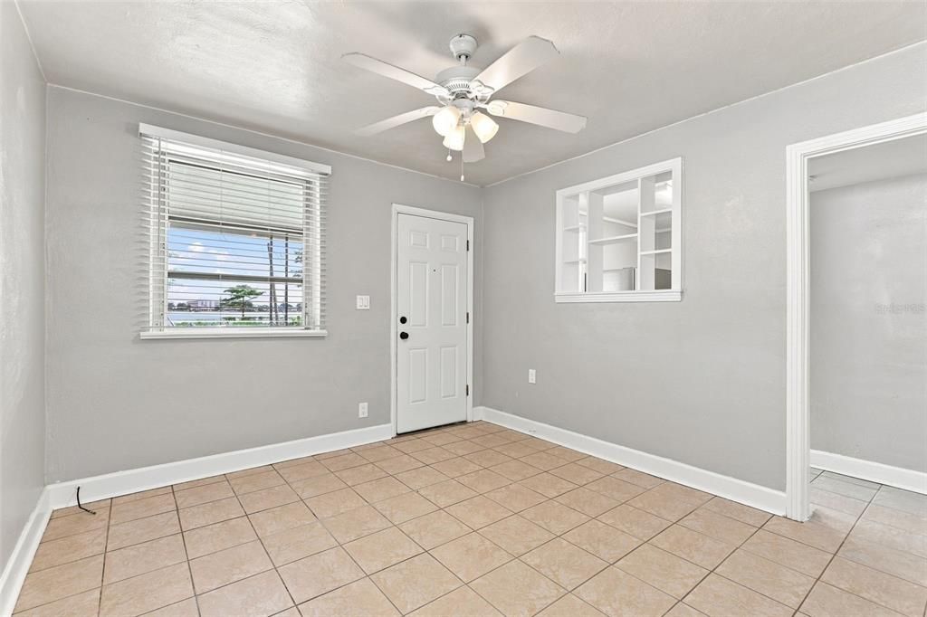 For Rent: $1,750 (2 beds, 1 baths, 1048 Square Feet)