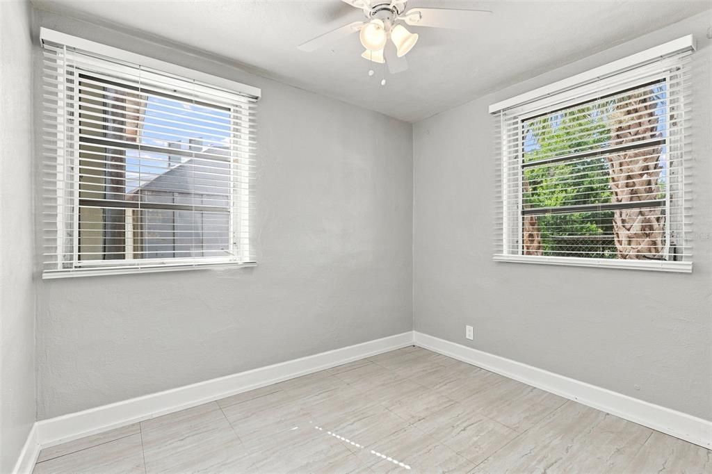 For Rent: $1,750 (2 beds, 1 baths, 1048 Square Feet)