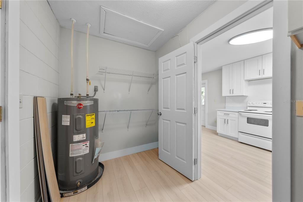 En Venta: $335,000 (4 camas, 1 baños, 1180 Pies cuadrados)