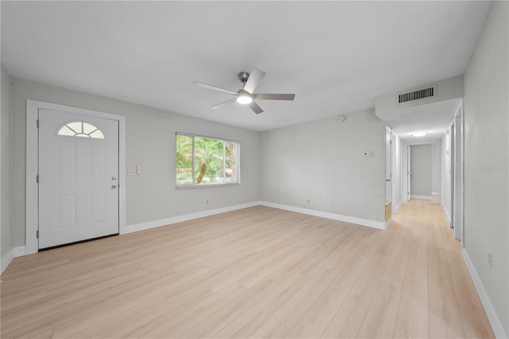 En Venta: $335,000 (4 camas, 1 baños, 1180 Pies cuadrados)