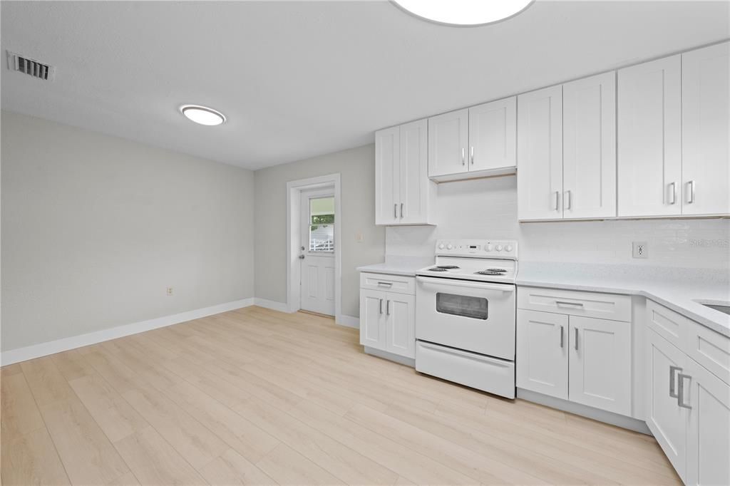 En Venta: $335,000 (4 camas, 1 baños, 1180 Pies cuadrados)