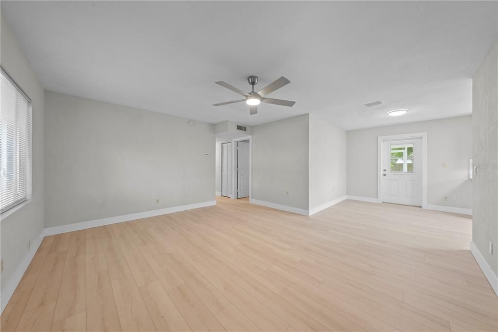 En Venta: $335,000 (4 camas, 1 baños, 1180 Pies cuadrados)