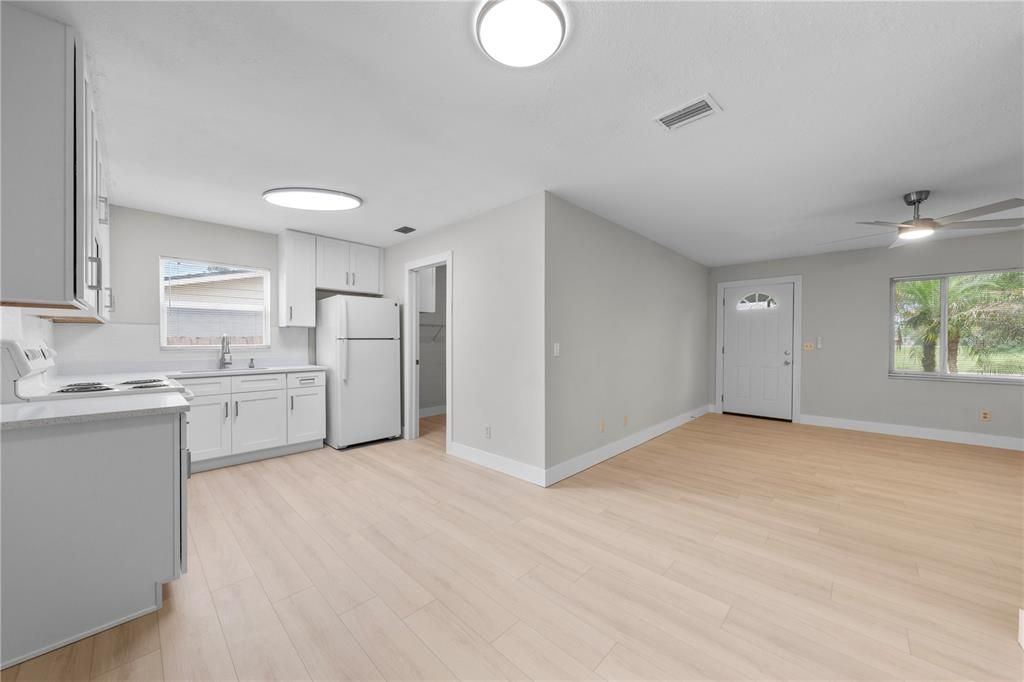 En Venta: $335,000 (4 camas, 1 baños, 1180 Pies cuadrados)