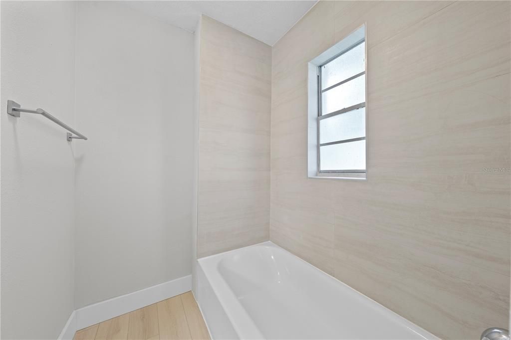 En Venta: $335,000 (4 camas, 1 baños, 1180 Pies cuadrados)
