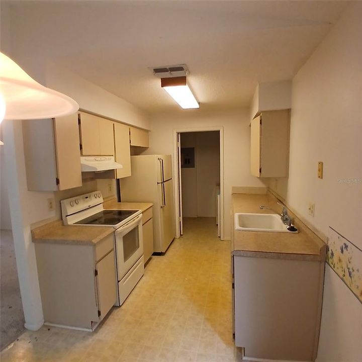 На продажу: $115,000 (2 спален, 2 ванн, 1134 Квадратных фут)
