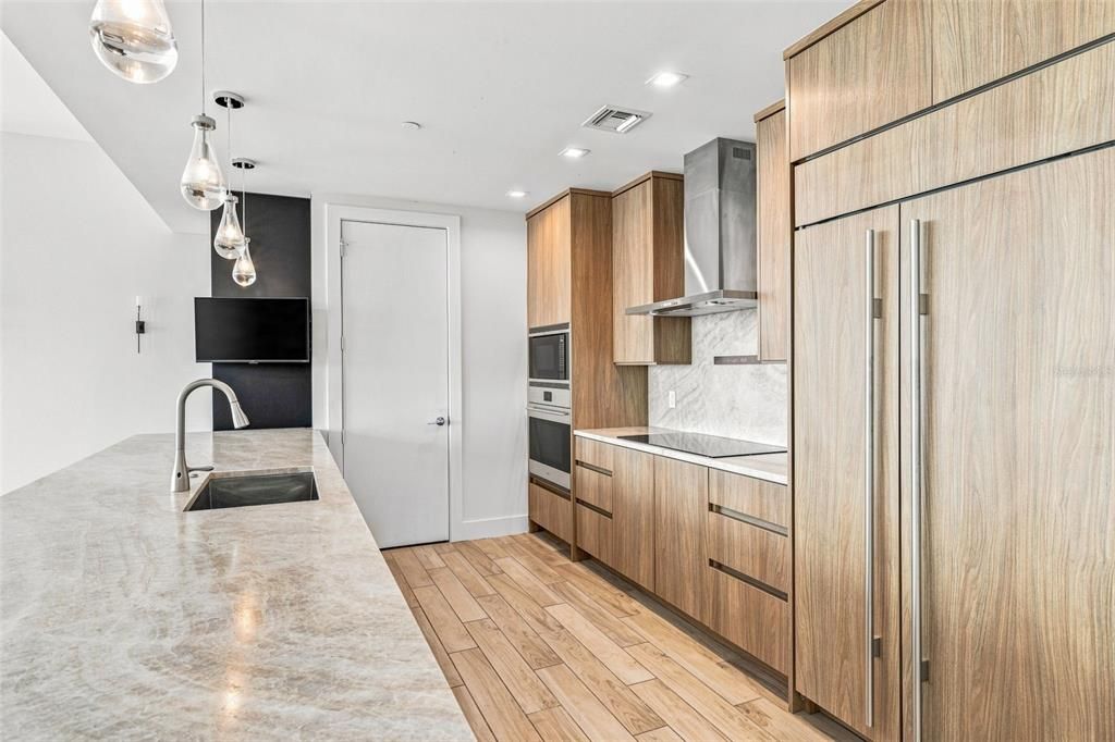 На продажу: $1,999,999 (3 спален, 3 ванн, 2436 Квадратных фут)