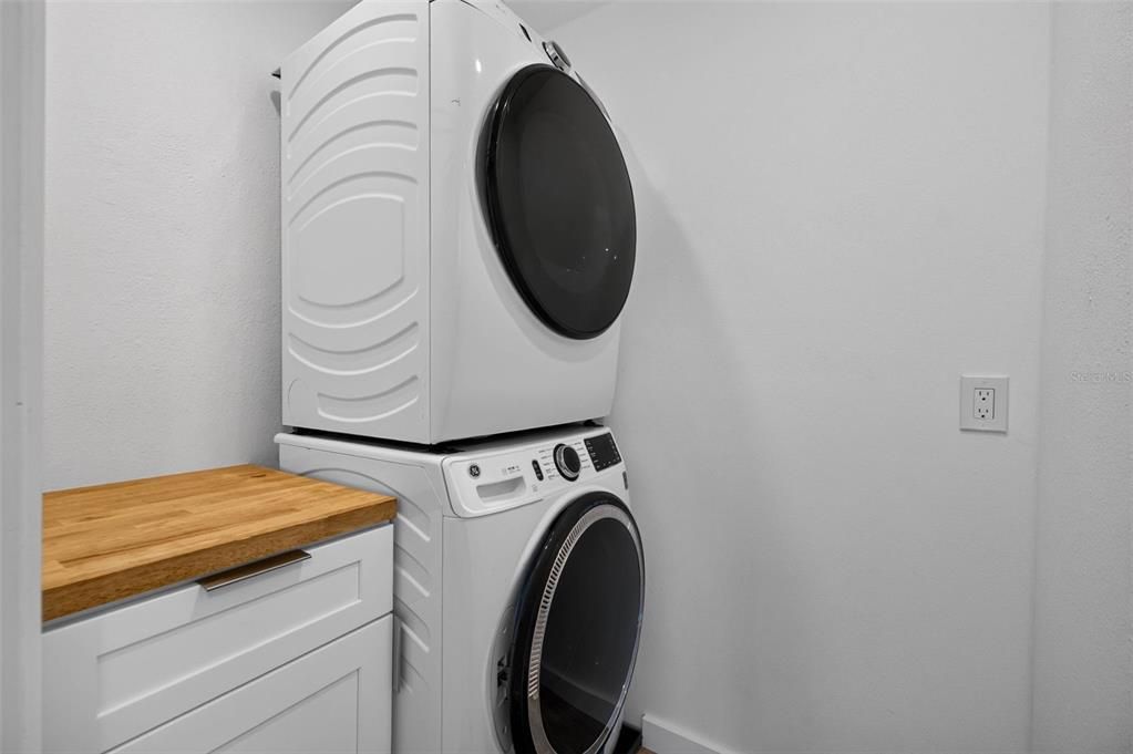 For Rent: $4,395 (4 beds, 3 baths, 2088 Square Feet)