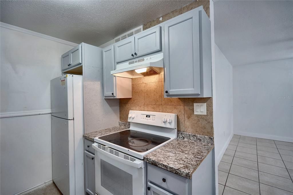 На продажу: $339,000 (4 спален, 2 ванн, 1526 Квадратных фут)