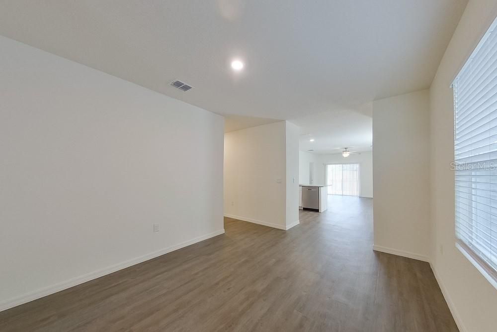 For Rent: $2,025 (3 beds, 2 baths, 1504 Square Feet)
