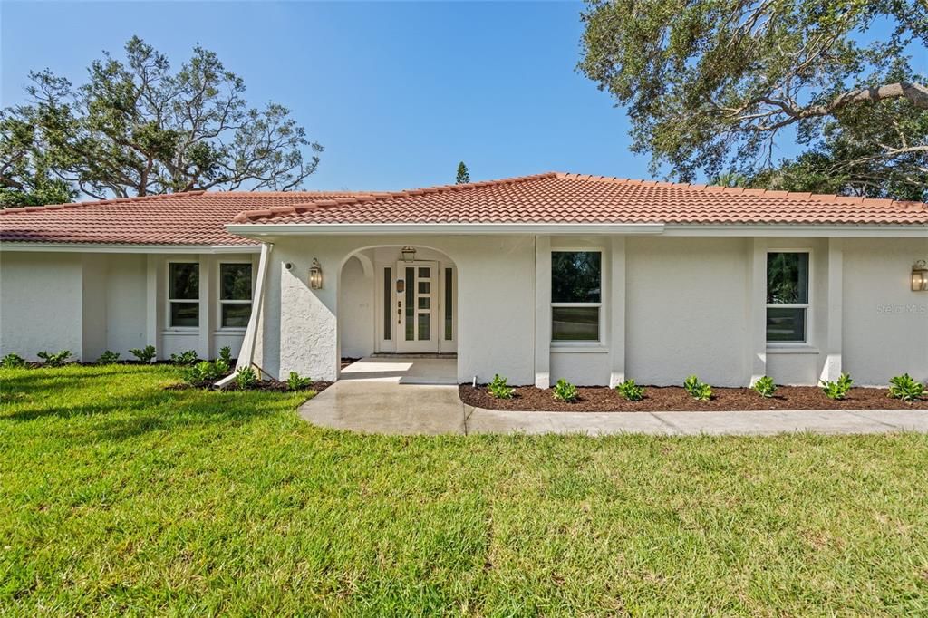 For Sale: $1,499,000 (3 beds, 2 baths, 2114 Square Feet)