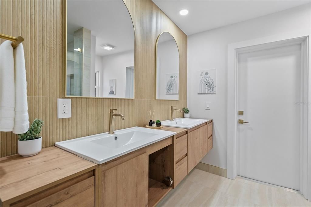 For Sale: $1,499,000 (3 beds, 2 baths, 2114 Square Feet)