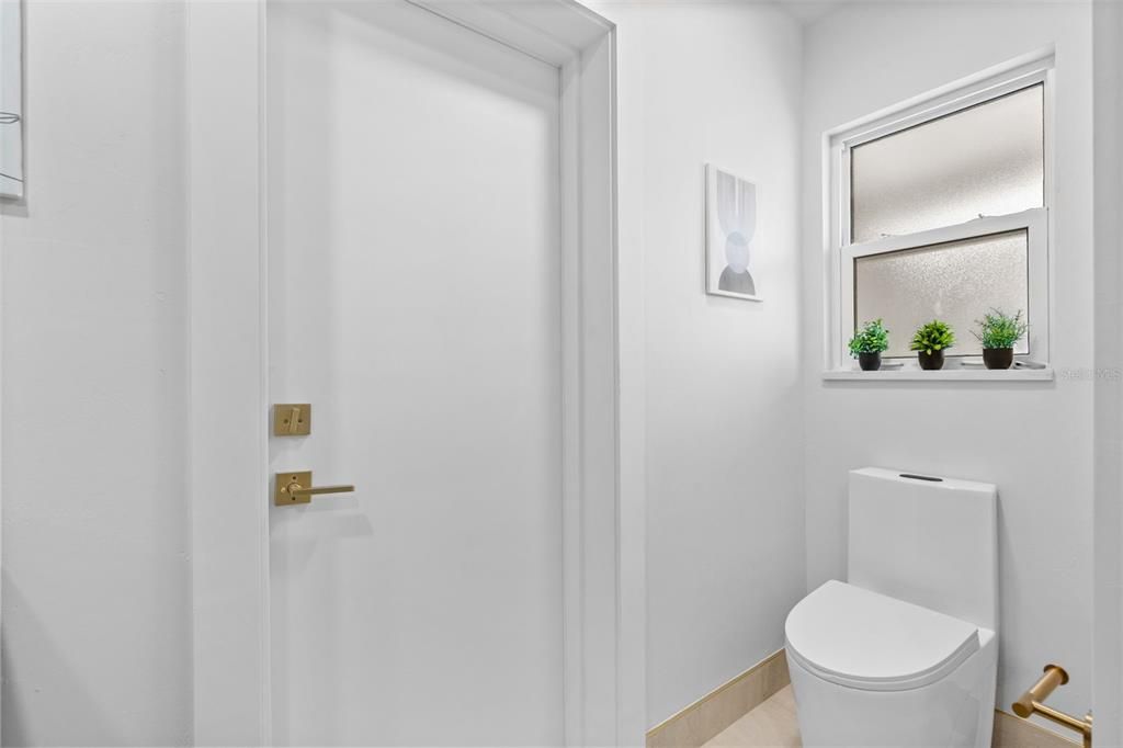 For Sale: $1,499,000 (3 beds, 2 baths, 2114 Square Feet)