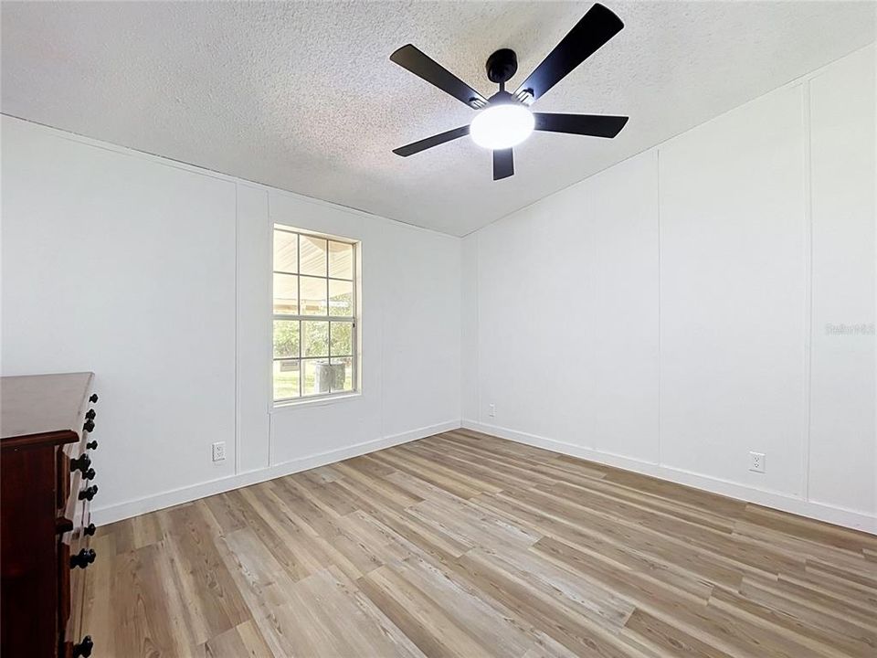 En Venta: $329,000 (4 camas, 2 baños, 1664 Pies cuadrados)
