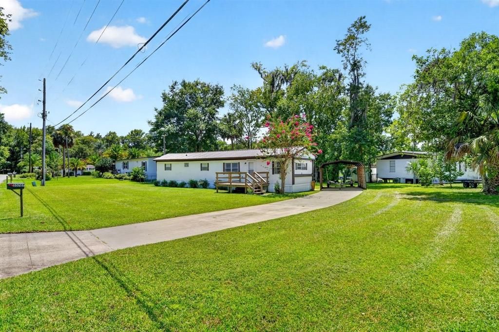 For Sale: $213,000 (3 beds, 2 baths, 912 Square Feet)