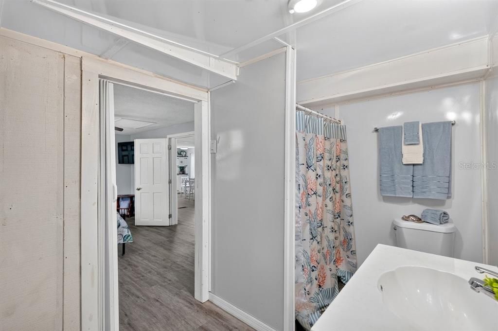For Sale: $213,000 (3 beds, 2 baths, 912 Square Feet)