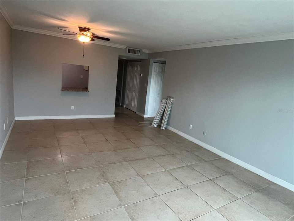 For Rent: $1,400 (1 beds, 1 baths, 714 Square Feet)