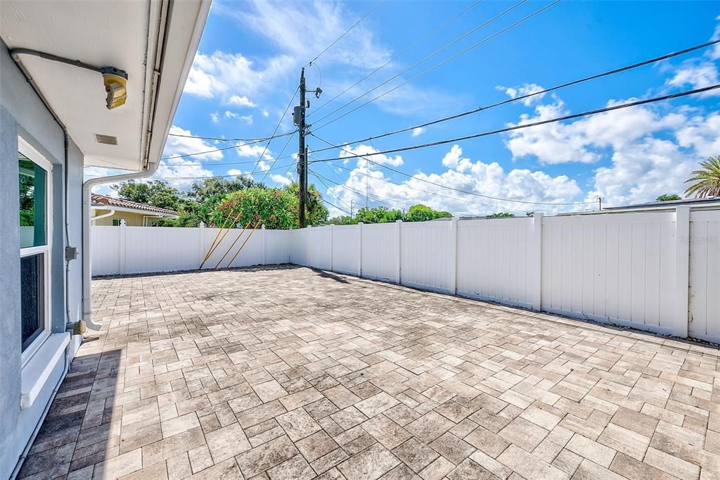 На продажу: $499,900 (4 спален, 2 ванн, 1668 Квадратных фут)